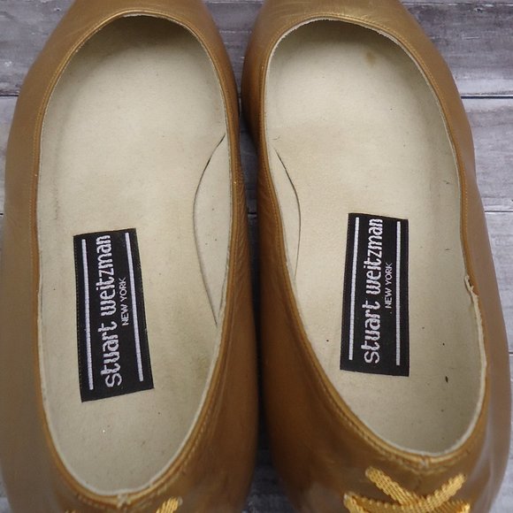 SIZE 7.5. Stuart Weitzman VTG gold /metallic leather shoes. - Picture 7 of 16